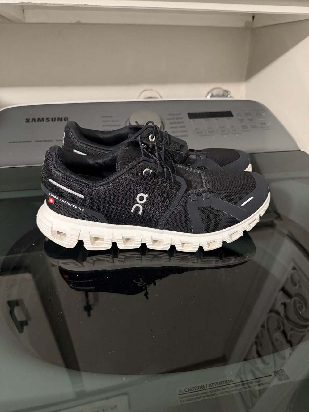On Running Cloud 5 Black White US Men's Size 7 Sneakers